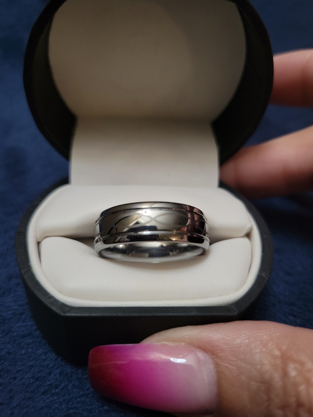 Triton Men's Grey Titanium Infinity Ring with Engraved Ridge
